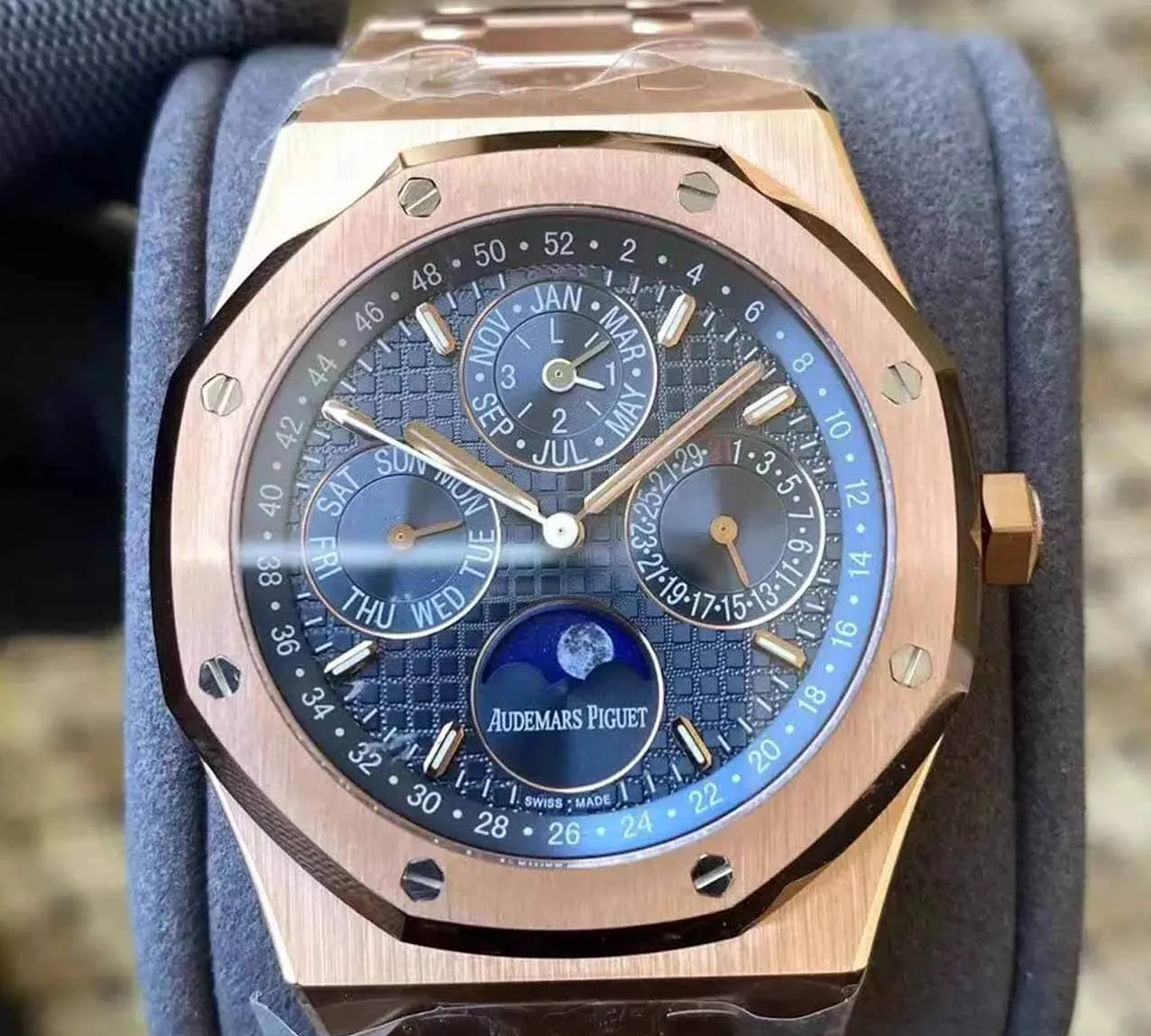 Audemars Piguet Royal Oak 26574OR.OO.1220OR.03 APS Factory 1:1 Best Edition Replica Watch Rose Gold Strap